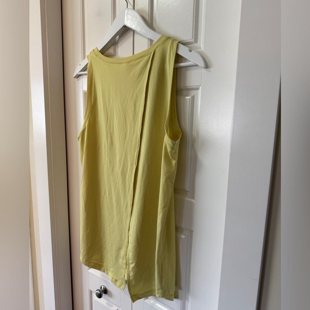 Helly Hansen Tech Split Back Tank – Medium - Picture 7 of 8